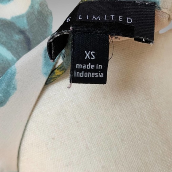 The Limited Women's Beige Long Sleeve Floral Blouse Size XS - Picture 8 of 11